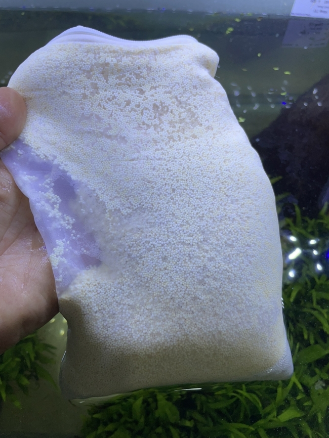 Vật liệu lọc Purigen Yee (YEE MAGICAL) khử độc, khử màu nước bể cá, làm trong nước